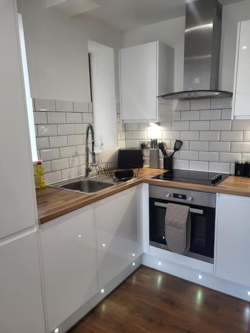 Modern Apartment Нотингам Екстериор снимка